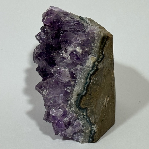 Self standing Amethyst - Picture 6 of 10